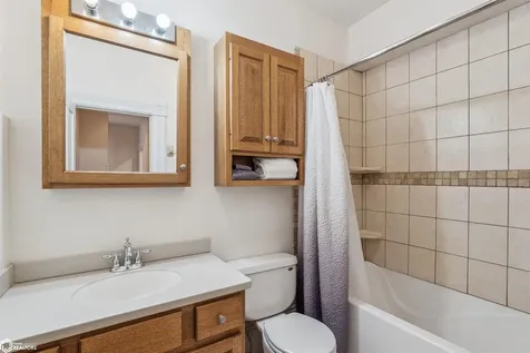 1204 3rd Avenue Grinnell IA 50112
