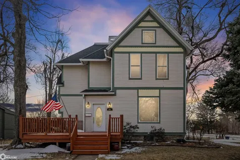 1204 3rd Avenue Grinnell IA 50112
