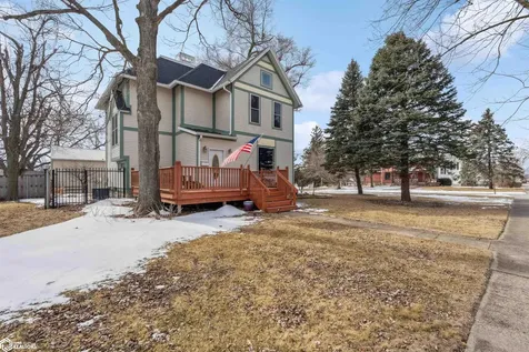 1204 3rd Avenue Grinnell IA 50112