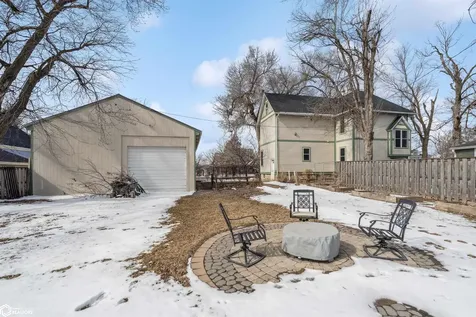 1204 3rd Avenue Grinnell IA 50112