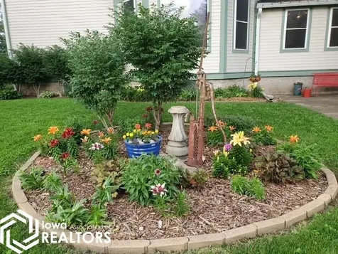 1204 3rd Avenue Grinnell IA 50112