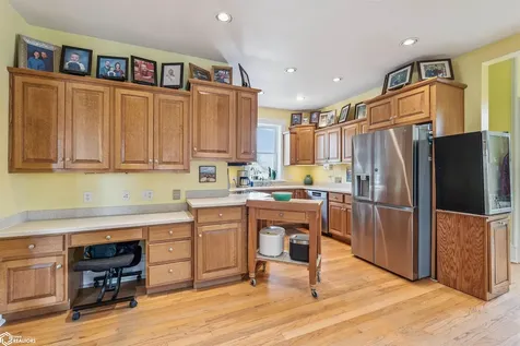 1204 3rd Avenue Grinnell IA 50112