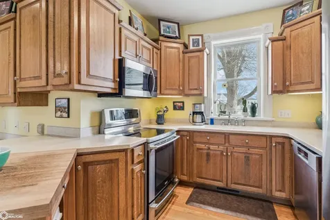 1204 3rd Avenue Grinnell IA 50112