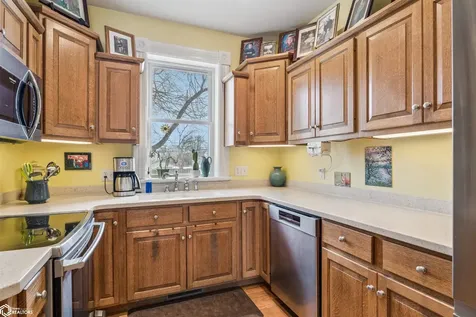 1204 3rd Avenue Grinnell IA 50112
