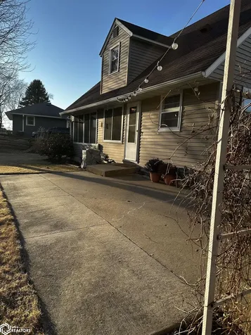 515 W Des Moines Street Brooklyn IA 52211