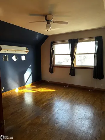 515 W Des Moines Street Brooklyn IA 52211