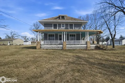 613 Washington Street Eldora IA 50627