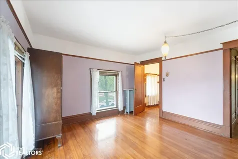 613 Washington Street Eldora IA 50627