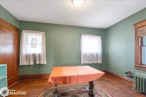 613 Washington Street Eldora IA 50627
