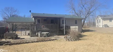 522 N 8th Street Albia IA 52531