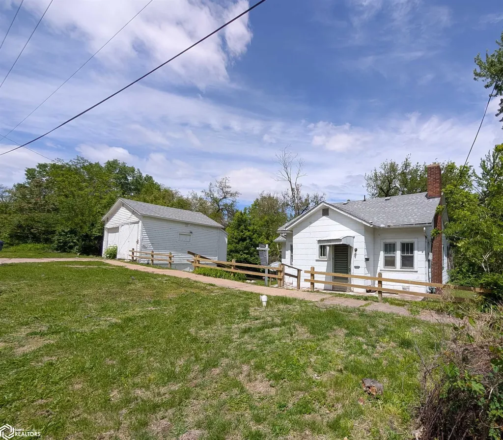 722 Market Street Burlington IA 52601