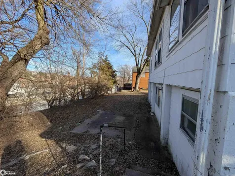 722 Market Street Burlington IA 52601