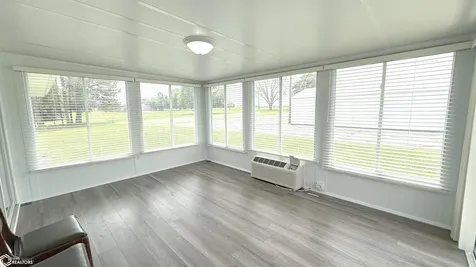 3310 Delaware Avenue Mason City IA 50401