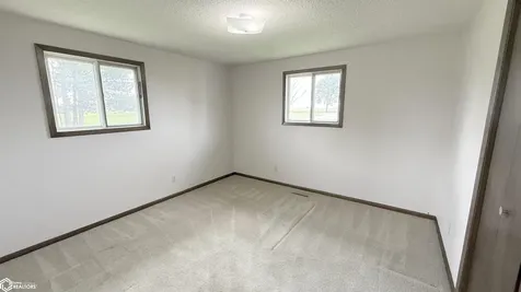 3310 Delaware Avenue Mason City IA 50401