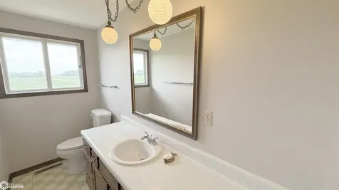 3310 Delaware Avenue Mason City IA 50401