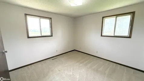 3310 Delaware Avenue Mason City IA 50401
