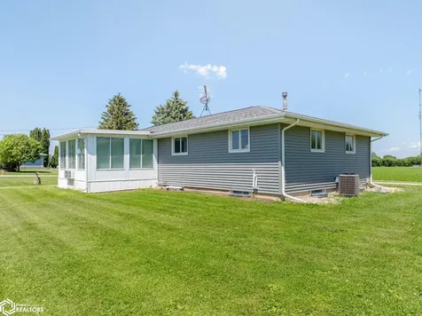 3310 Delaware Avenue Mason City IA 50401