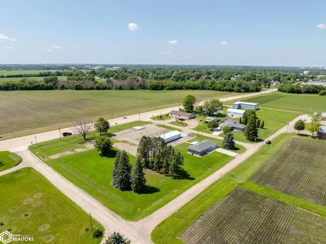 3310 Delaware Avenue Mason City IA 50401