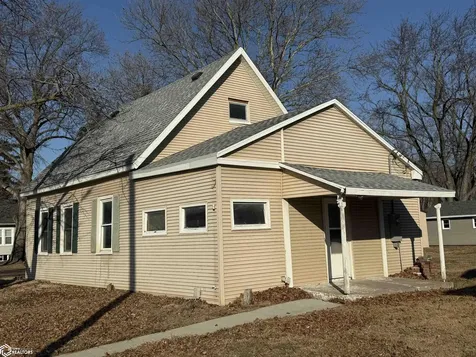 1816 S 8th Street Burlington IA 52601