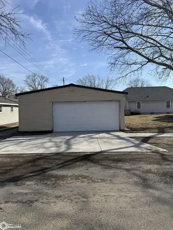 1816 S 8th Street Burlington IA 52601