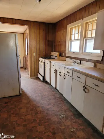606 Lyman South English IA 52335