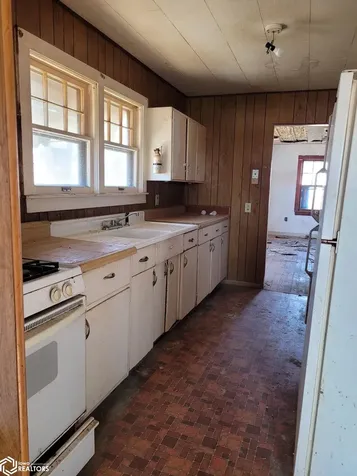 606 Lyman South English IA 52335