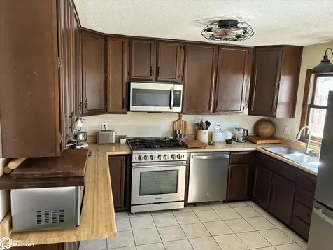 117 W Van Weiss Boulevard West Burlington IA 52655