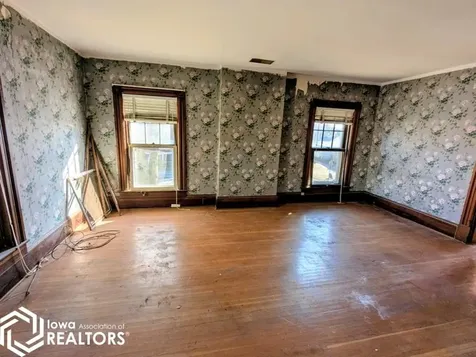 317 S Central Avenue Burlington IA 52601