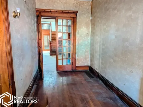 317 S Central Avenue Burlington IA 52601