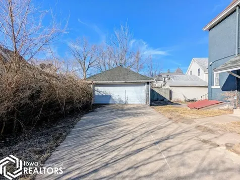 317 S Central Avenue Burlington IA 52601