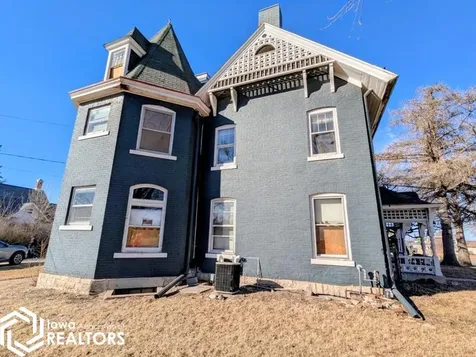317 S Central Avenue Burlington IA 52601