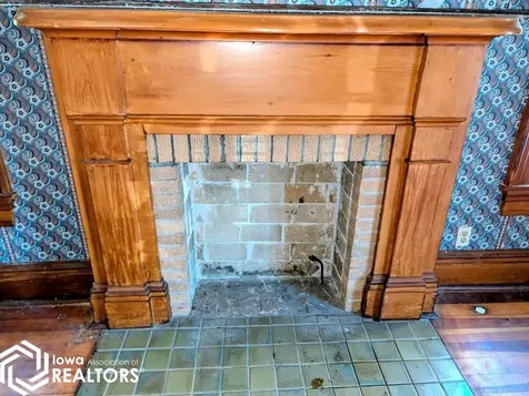 317 S Central Avenue Burlington IA 52601