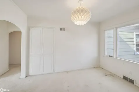 167 W Alta Vista Avenue Ottumwa IA 52501