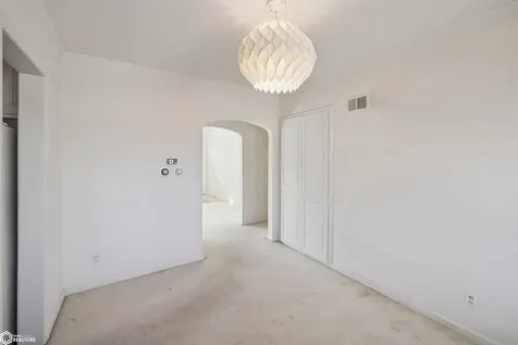 167 W Alta Vista Avenue Ottumwa IA 52501