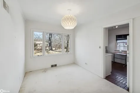 167 W Alta Vista Avenue Ottumwa IA 52501