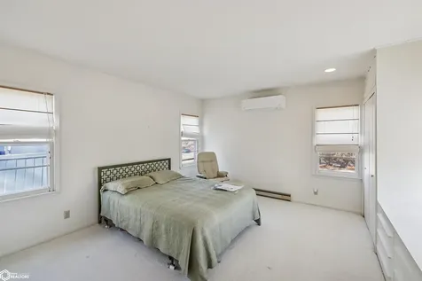 167 W Alta Vista Avenue Ottumwa IA 52501