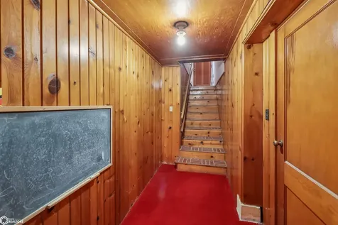 167 W Alta Vista Avenue Ottumwa IA 52501