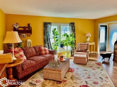 308 Sunrise Lane Burlington IA 52601