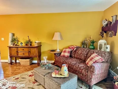 308 Sunrise Lane Burlington IA 52601
