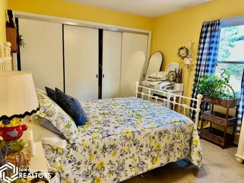 308 Sunrise Lane Burlington IA 52601