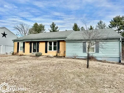 308 Sunrise Lane Burlington IA 52601