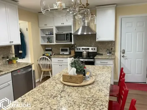 308 Sunrise Lane Burlington IA 52601
