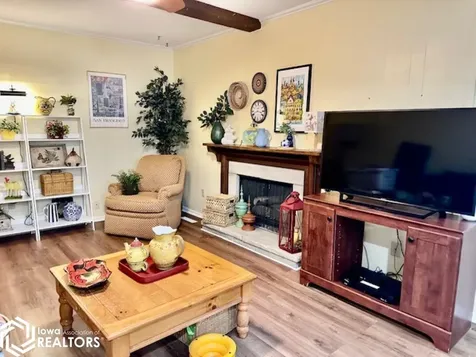 308 Sunrise Lane Burlington IA 52601