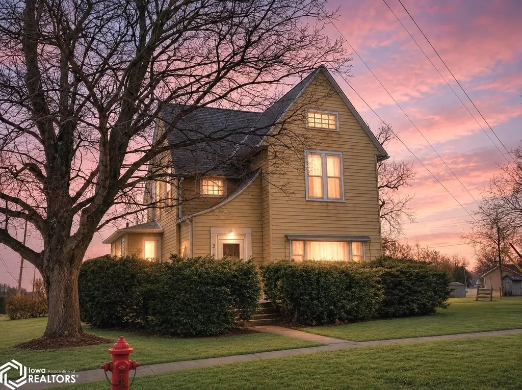 327 N Shuffleton Street Sigourney IA 52591
