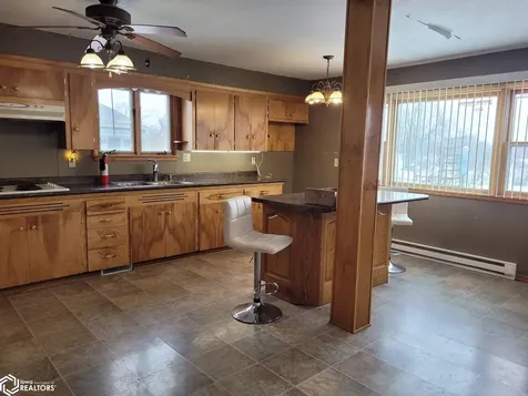 327 N Shuffleton Street Sigourney IA 52591