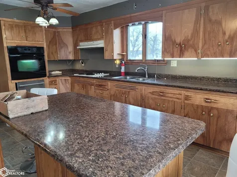 327 N Shuffleton Street Sigourney IA 52591