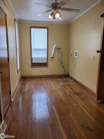 327 N Shuffleton Street Sigourney IA 52591
