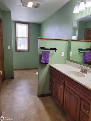 327 N Shuffleton Street Sigourney IA 52591