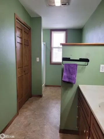 327 N Shuffleton Street Sigourney IA 52591