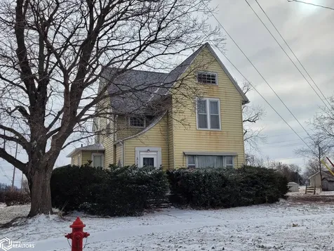 327 N Shuffleton Street Sigourney IA 52591